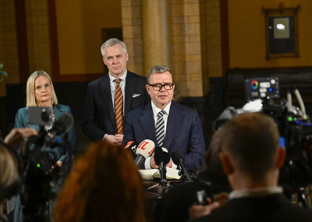 Toimittajalta: Orpon hallitus leikkaa jopa vainajilta – ideologinen käärmeöljy ei tuonutkaan dynaamista loikkaa