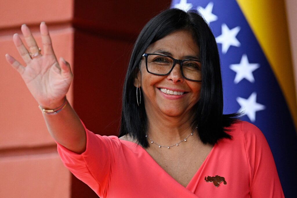 Venezuela ja USA tiivistivät yhteistyötään öljysopimuksilla ja palauttamalla maiden väliset suorat lennot