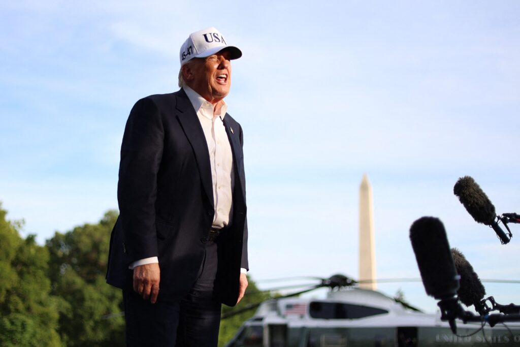 Trump sanoo lykkäävänsä Iran-iskuja arabiliittolaisten pyynnöstä