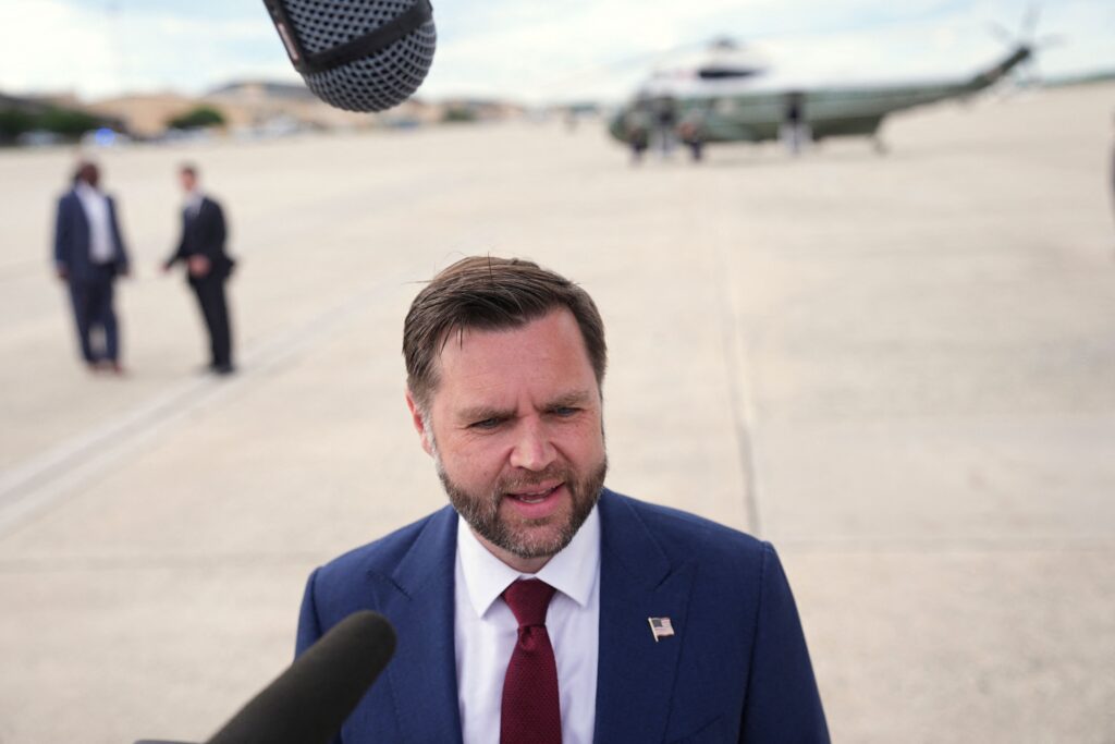 Vance: USA ja Iran ovat edistyneet neuvotteluissa  – Sopimuksesta ei silti vielä varmuutta