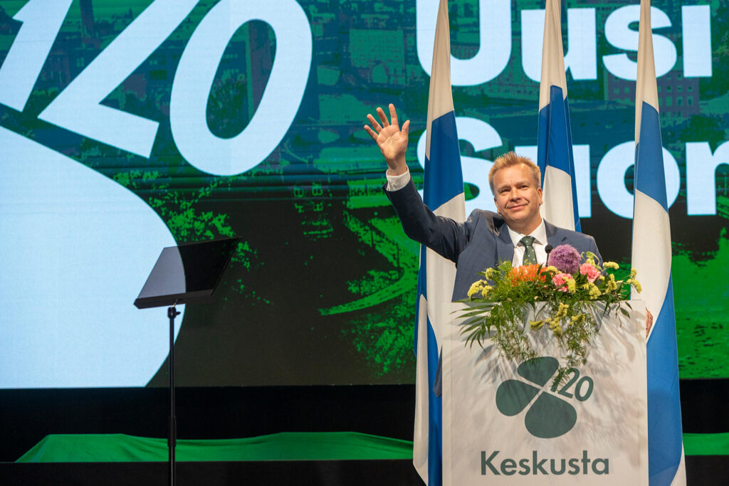 Kaikkonen taputettiin jatkoon keskustan ruorissa