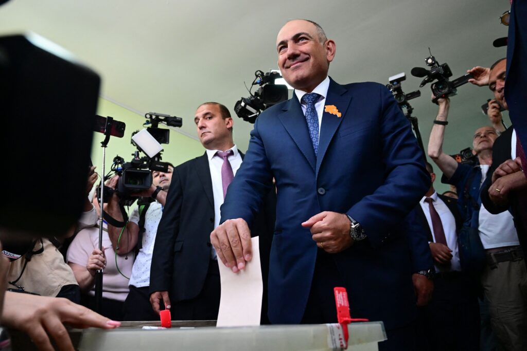 Armenian parlamenttivaalien äänestys alkoi – Venäjän vaikutu
