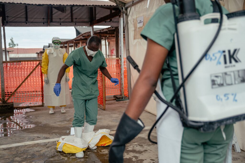 WHO: Ebolan torjuntaan tarvitaan jättisumma