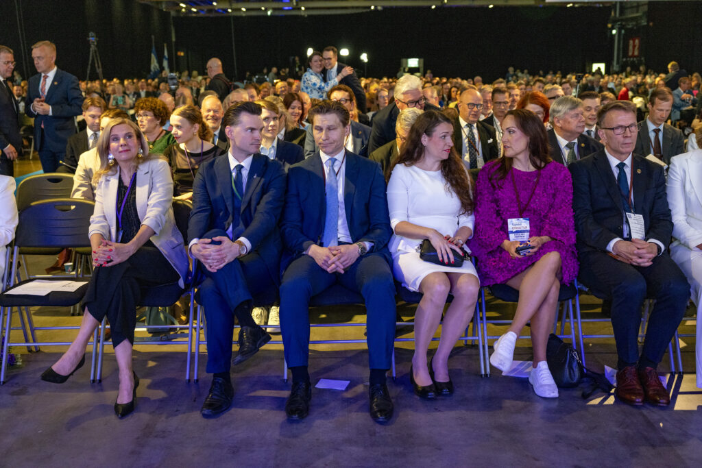 Kokoomus otti kielteisen kannan feministisen politiikan edistämiseen