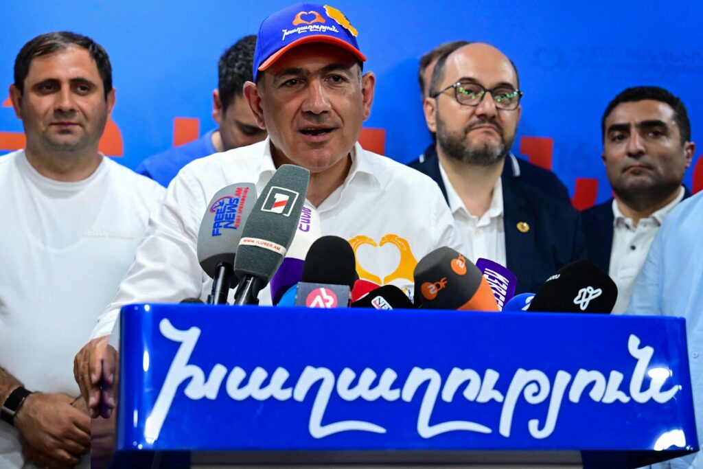 Venäjästä irti pyristelleen Armenian pääministerin puolue vo